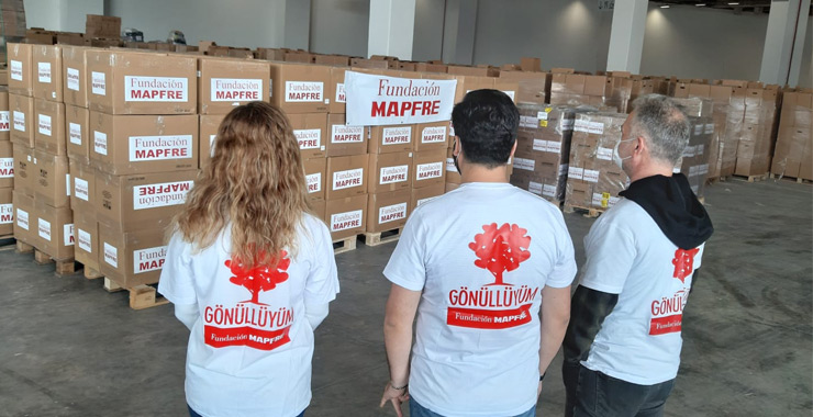  Mapfre Sigorta ve Fundación Mapfre İzmirli depremzedelerin yanında