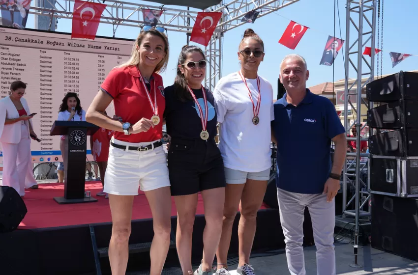  Quick Sigorta 30 Ağustos coşkusunu kulaçlarla kutladı