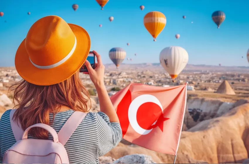  Toplam turizm gelirinin 2025 yılı sonunda 64 milyar dolara ulaşması bekleniyor 